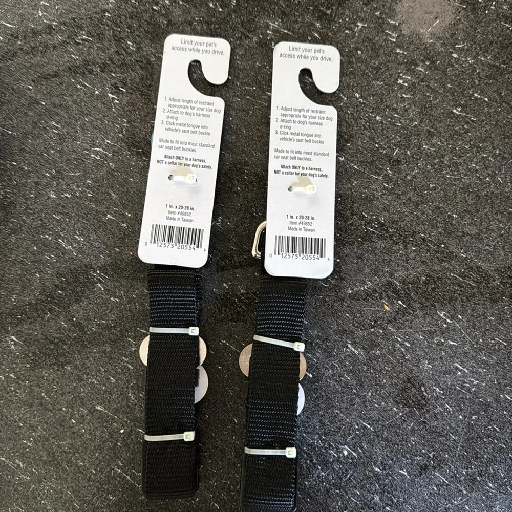 Petwear Seatbelt restraint for dogs